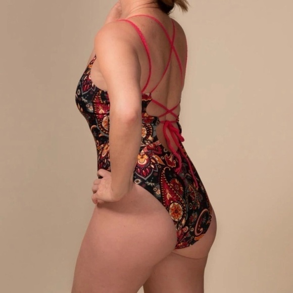 NWT Byron Bay Women's Taylor One Piece Swimsuit in Paisley Black Pink Size 10 - Picture 2 of 12